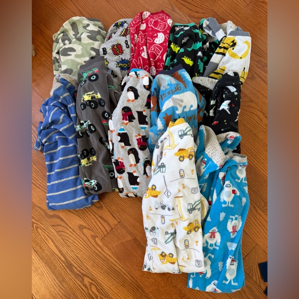 22 size 3 fleece carter sleepers and 4 pj sets